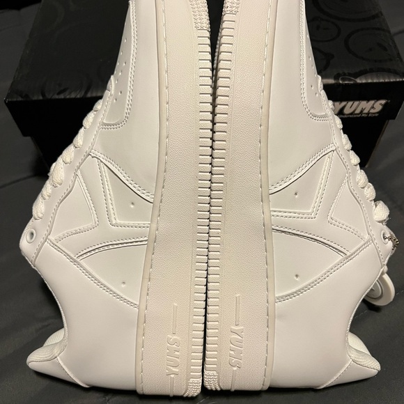 YUMS shoes. BNIB - Picture 2 of 6